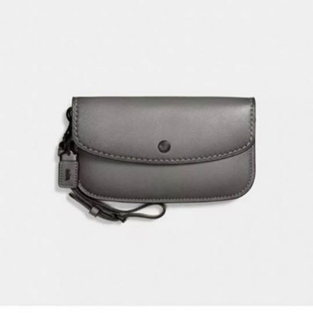 Coach clutch - does not come with gunmetal chain